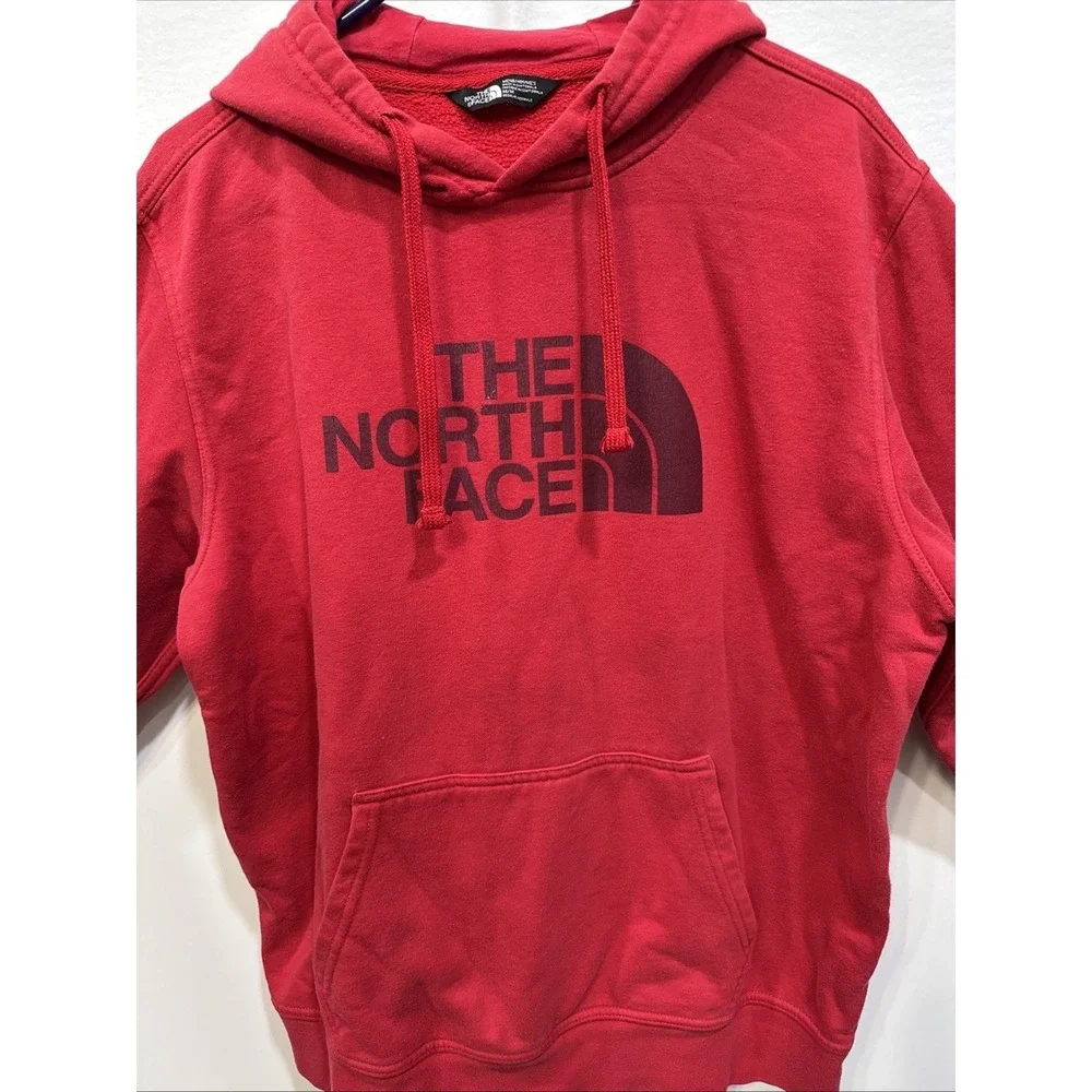 North Face Mens Hoodie size Medium  Fleece Logo Spell Out Pull0ver Red 61661
